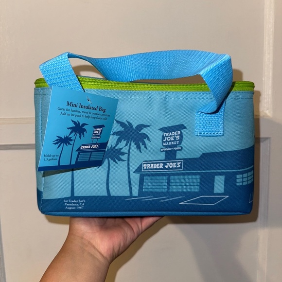 Trader Joe’s Mini insulated tote lunch bag NWT - Picture 3 of 4